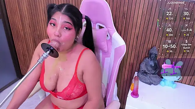 mysticlatina1 online show from November 11, 2025, 11:54 am