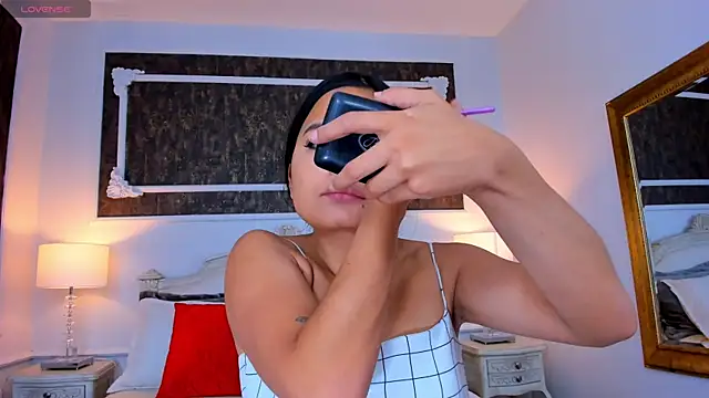 SharonBonet online show from October 30, 2025, 11:22 am