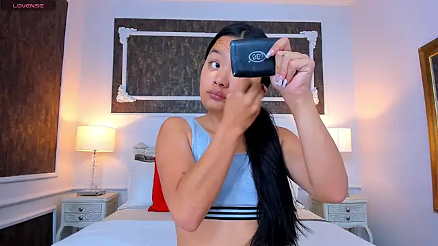 SharonBonet online show from November 4, 2025, 11:20 am