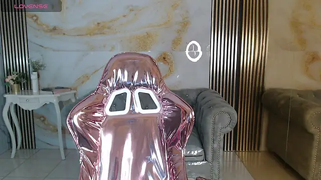 catalina5 s online show from February 10, 2026, 1:04 pm