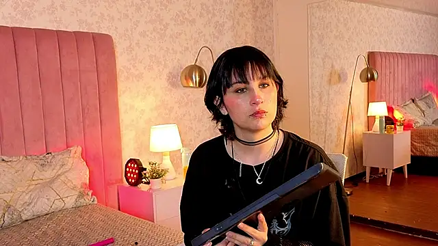 RobinBennett online show from September 14, 2025, 12:48 pm