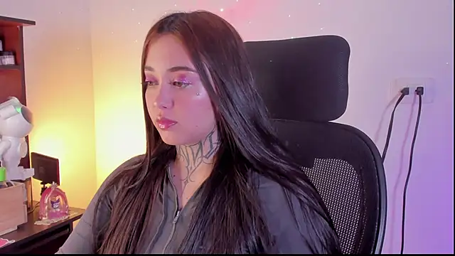 SofiaBermudez online show from October 18, 2025, 1:30 am