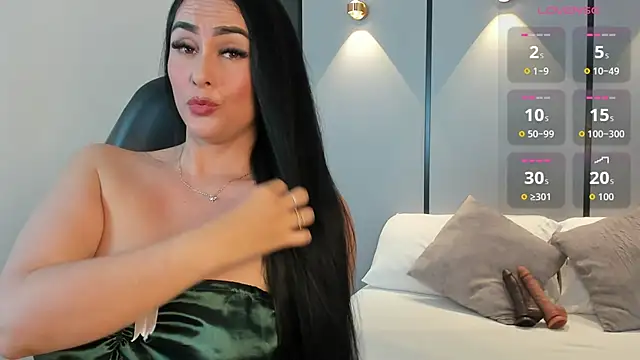 Snapshot of ashly_moonn chatting on May 19, 2026, 12:33 pm ashly moonn online show from May 19, 2026, 12:33 pm