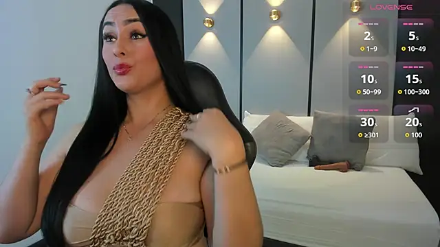 Snapshot of ashly_moonn chatting on May 30, 2026, 12:35 pm ashly moonn online show from May 30, 2026, 12:35 pm