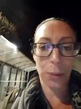 Astrid3 online show from April 13, 2026, 8:03 pm