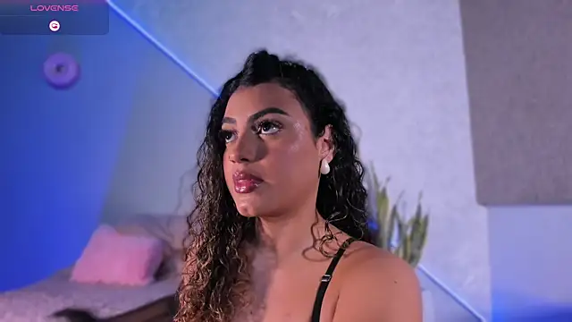 Salomeferreira  online show from December 1, 2025, 4:56 pm