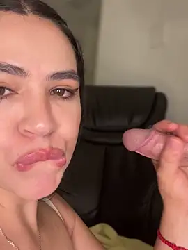 Snapshot of Gringo_XXX_Latina chatting on September 19, 2025, 4:36 am Gringo XXX Latina online show from September 19, 2025, 4:36 am