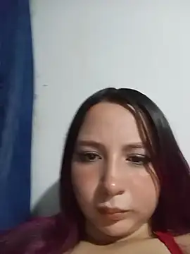 Snapshot of Mia2xsmith chatting on April 14, 2026, 12:05 am Mia2xsmith online show from April 14, 2026, 12:05 am