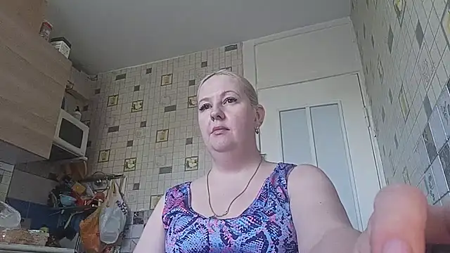 Feyrinn online show from June 19, 2026, 2:49 am