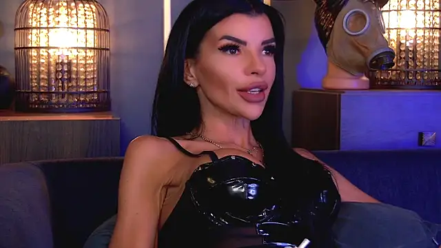 Snapshot of EleniaDevons chatting on June 26, 2026, 10:30 am EleniaDevons online show from June 26, 2026, 10:30 am