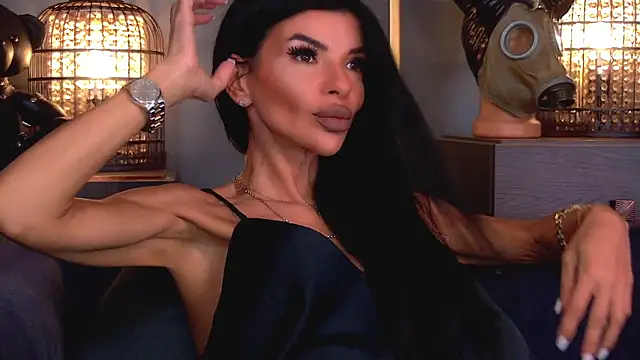 Snapshot of EleniaDevons chatting on July 8, 2026, 10:31 am EleniaDevons online show from July 8, 2026, 10:31 am