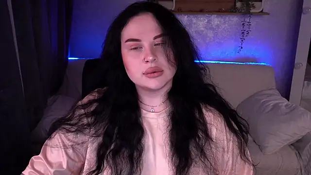 SerahMirabeli online show from November 5, 2025, 2:06 pm