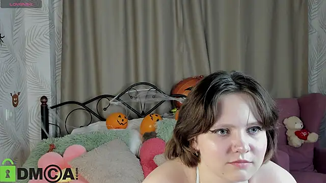 Mila  Cutee online show from October 30, 2025, 9:22 am