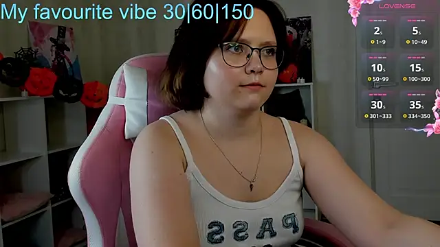 Mila  Cutee online show from November 2, 2025, 9:00 am