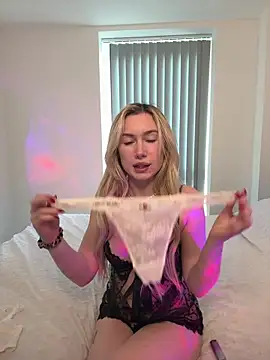 Snapshot of SexySaraxxoo chatting on November 25, 2025, 10:15 am SexySaraxxoo online show from November 25, 2025, 10:15 am