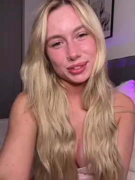 Snapshot of SexySaraxxoo chatting on February 3, 2026, 12:20 am SexySaraxxoo online show from February 3, 2026, 12:20 am