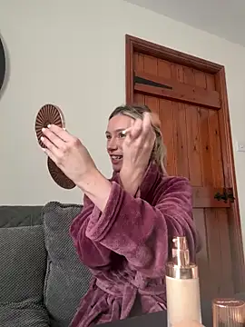 Snapshot of SexySaraxxoo chatting on February 24, 2026, 12:25 pm SexySaraxxoo online show from February 24, 2026, 12:25 pm