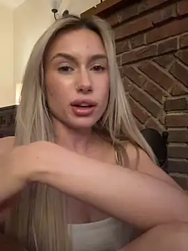 Snapshot of SexySaraxxoo chatting on February 25, 2026, 12:31 am SexySaraxxoo online show from February 25, 2026, 12:31 am