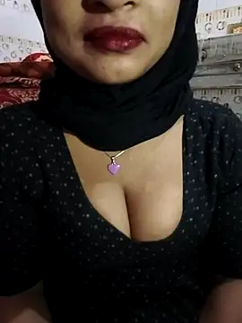 Itz Mayra  online show from November 26, 2025, 8:54 pm