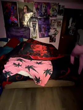 shortywidaphatty online show from April 18, 2026, 10:19 am