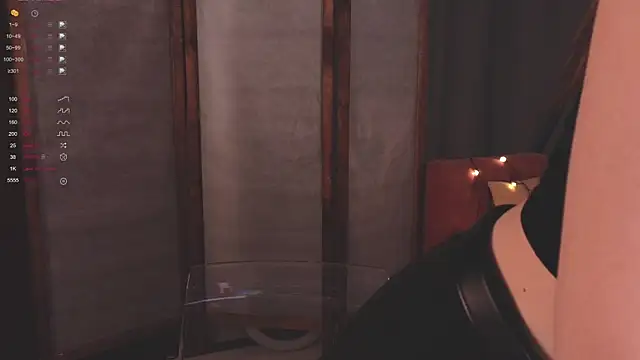 glowwww  online show from September 29, 2025, 2:44 pm