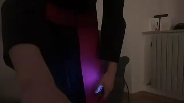 Malcom2f online show from April 7, 2026, 3:40 am