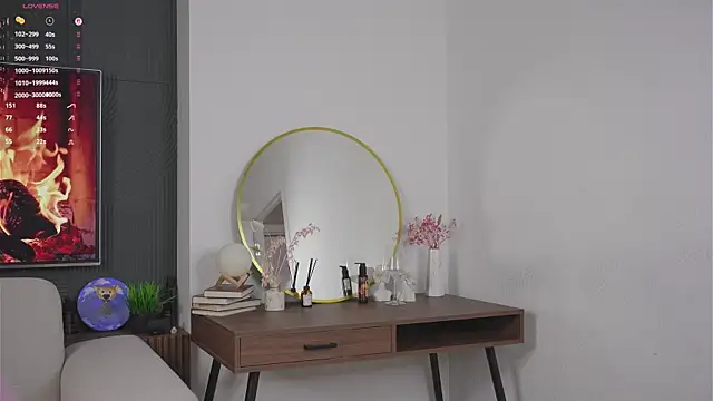 Snapshot of EmelySwickheimer chatting on October 16, 2025, 7:04 pm EmelySwickheimer online show from October 16, 2025, 7:04 pm