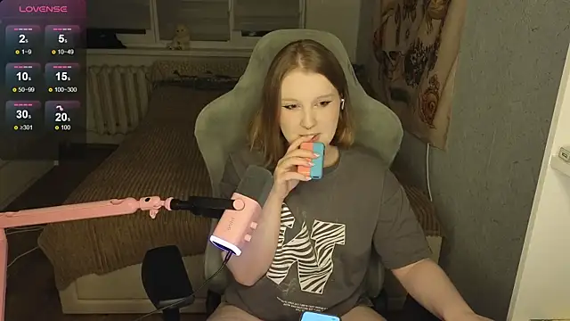 OliviaBlade online show from October 18, 2025, 1:56 pm