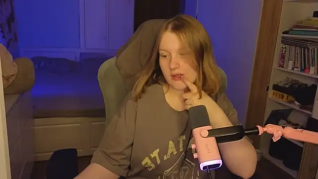 OliviaBlade online show from November 11, 2025, 2:28 pm