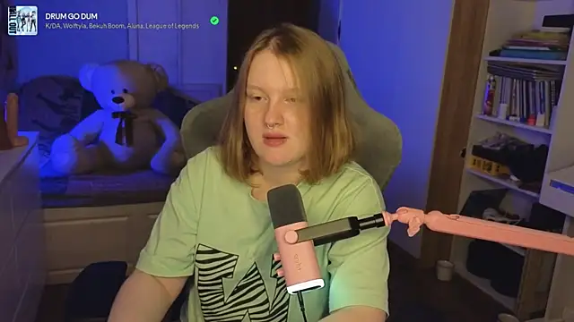 OliviaBlade online show from November 12, 2025, 2:28 pm