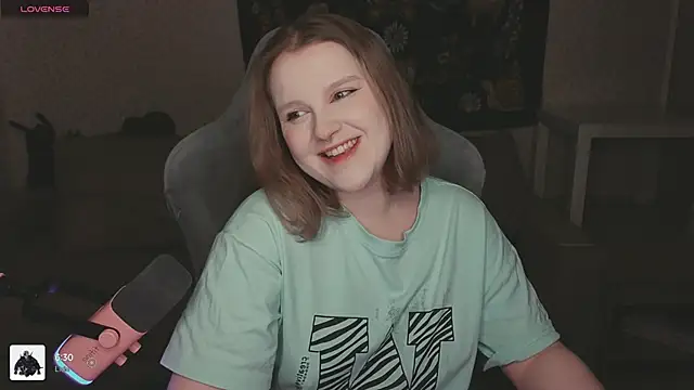 OliviaBlade online show from December 3, 2025, 2:04 pm