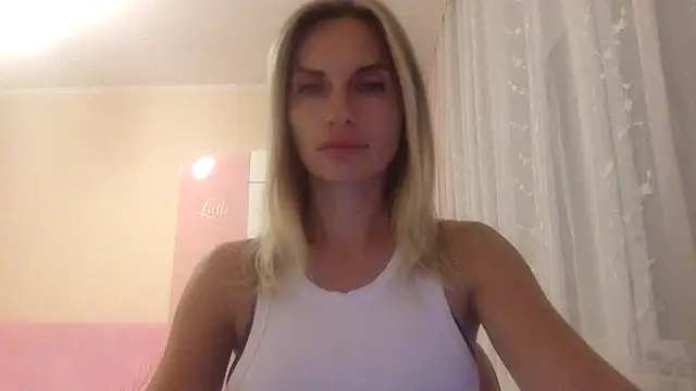 KarelliaStar online show from September 15, 2025, 7:03 pm