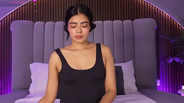 Isabellax21 online show from June 19, 2026, 4:17 am