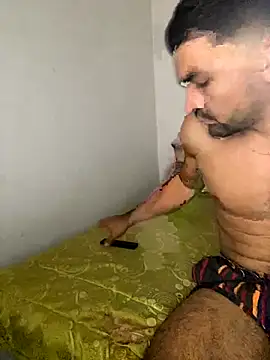 Snapshot of SantiGxxx33 chatting on September 30, 2025, 9:53 pm SantiGxxx33 online show from September 30, 2025, 9:53 pm
