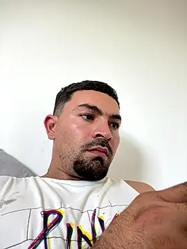 Snapshot of SantiGxxx33 chatting on October 20, 2025, 9:26 pm SantiGxxx33 online show from October 20, 2025, 9:26 pm