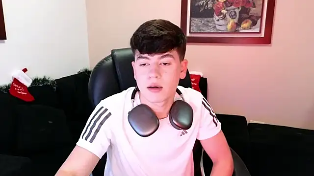 Snapshot of tightncuteass chatting on November 20, 2025, 11:37 pm tightncuteass online show from November 20, 2025, 11:37 pm