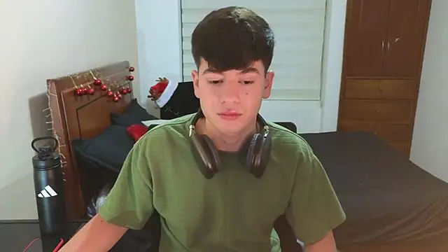 Snapshot of tightncuteass chatting on November 24, 2025, 12:43 am tightncuteass online show from November 24, 2025, 12:43 am