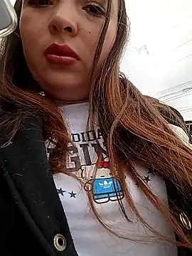 Snapshot of Lunna_azul chatting on September 25, 2025, 2:21 pm Lunna azul online show from September 25, 2025, 2:21 pm
