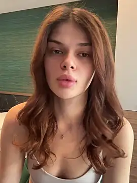 selenatress online show from October 8, 2025, 10:57 am