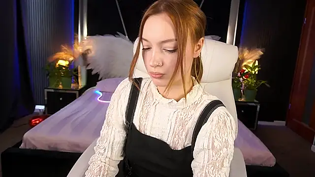 FoxyMayy online show from June 4, 2026, 12:55 pm