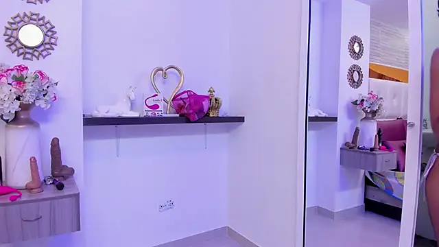 Leslie Bussh  online show from April 10, 2026, 11:48 am