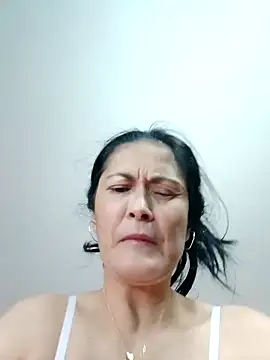 ZARAY 1118 online show from November 19, 2025, 9:37 pm