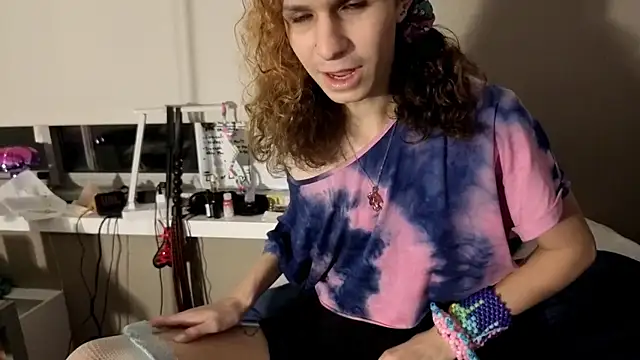 cuddlyavenue online show from November 3, 2025, 2:46 am