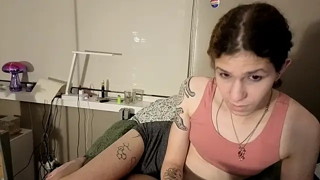 cuddlyavenue online show from November 30, 2025, 2:26 am