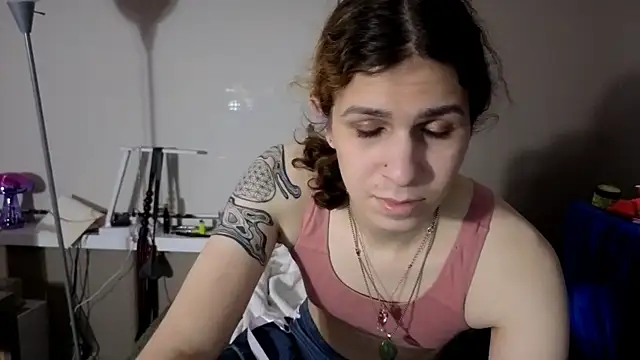 cuddlyavenue online show from January 18, 2026, 2:04 am