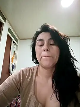 vanessa-titisM online show from November 29, 2025, 3:20 am