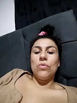 vanessa-titisM online show from March 15, 2026, 2:39 am