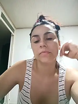 vanessa-titisM online show from March 16, 2026, 4:18 am