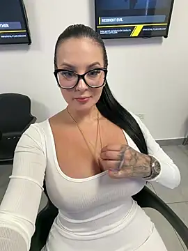 Snapshot of GabyMejiaa chatting on May 9, 2026, 2:17 am GabyMejiaa online show from May 9, 2026, 2:17 am