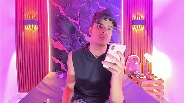 Lucky boys  X online show from September 29, 2025, 11:48 am